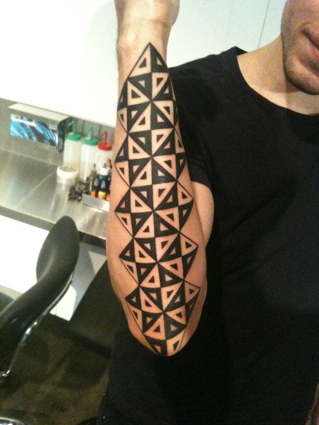 Ejemplo de tatuajes geométricos simples, de Lazer Liz.  # Geometría # geometría # líneas # trabajo de línea #LazerLiz