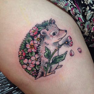 Tatuaje de erizo de Harriet.  # erizo #animales #flor