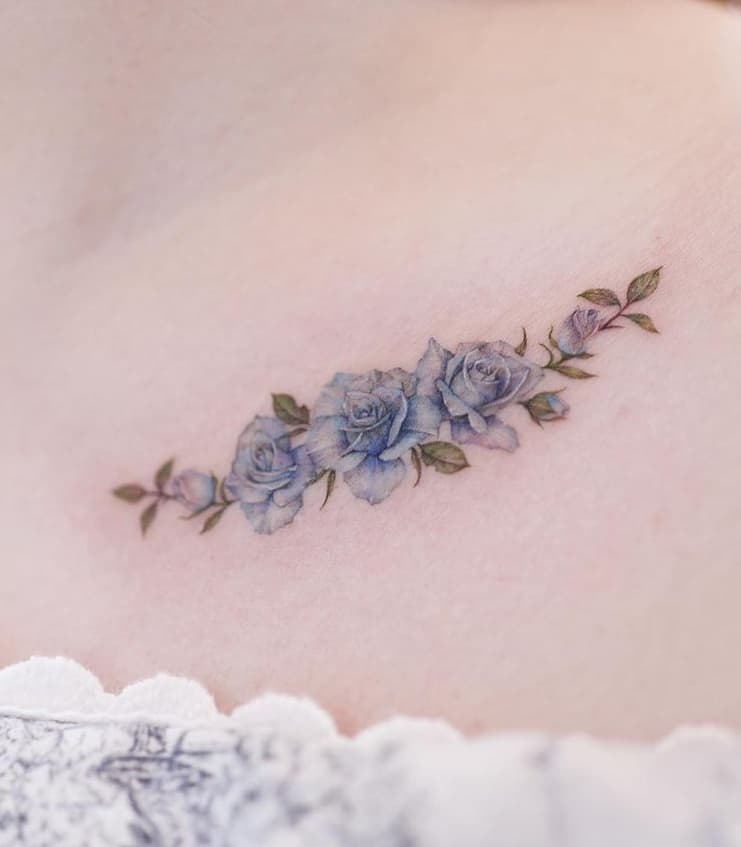 Tatuaje de rosa azul