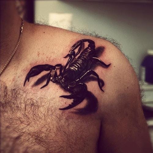 Este tipo debe haber tenido muchas reacciones de pánico por parte de la gente .. Scorpion 3D tattoo #scorpion