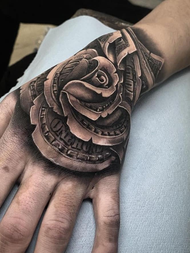 Tatuaje De Mano De Rosa De Dinero
