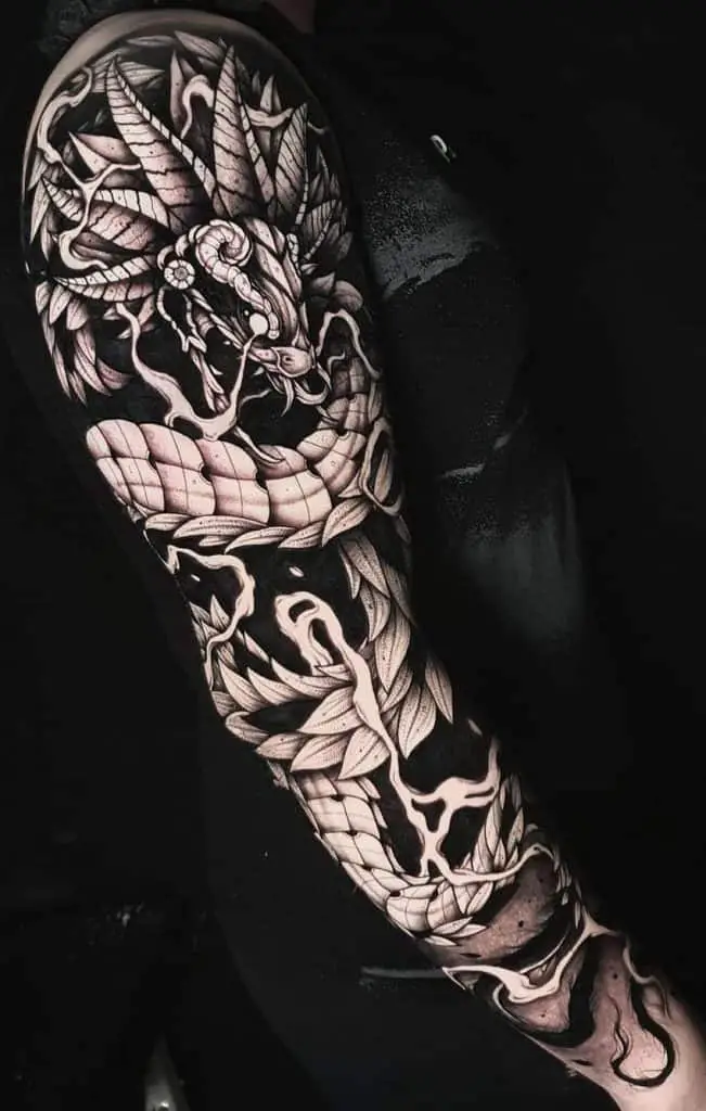 Manga del tatuaje de Quetzalcoatl