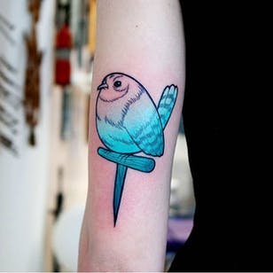 Tatuaje de pájaro dulce por Gennaro Varriale #GennaroVarriale #colourful #bird #ombre #ombreeffect