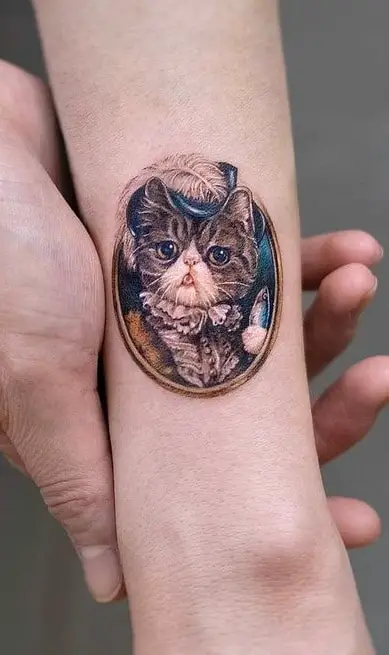 Tatuaje de retrato de gato pequeño