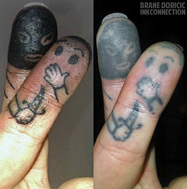 Tatuaje en el dedo de Brane Doricic, salón de tatuajes Ink Connection, Rijeka, Croacia.