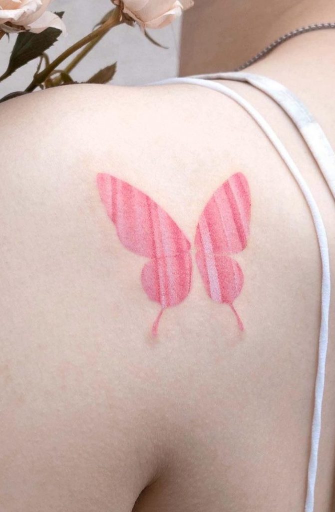Tatuaje de mariposa rosa simple