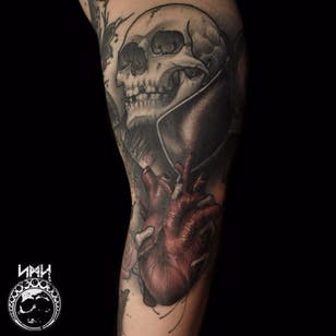 Tatuaje de esqueleto por Scott M. Harrison #ScottMHarrison #nottraditional #nature #anatomical heart # skull # skeleton
