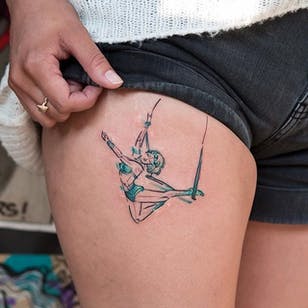 Tatuaje de corista de Georgia Grey.  #GeorgiaGrey #bangbangnyc #painting # watercolor #showgirl