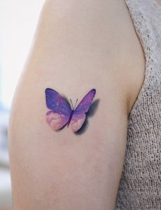Tatuaje de mariposa en acuarela 3D