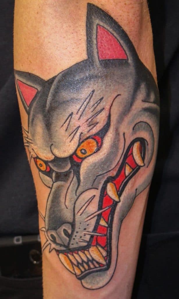 Tatuaje de cabeza de lobo japonés