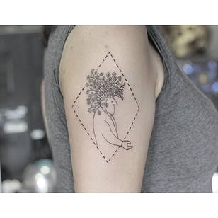 Tatuaje de flores de Lindsay April.  # ilustración # sutil #LindsayApril