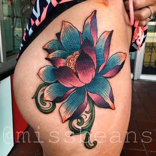 Flower Tattoo by Jessie Beans #flower #flowertattoo #flora #untraditional #colorfultattoo #traditional #traditionaltattoo #ball tattoos #bright tattoos #JessieBeans