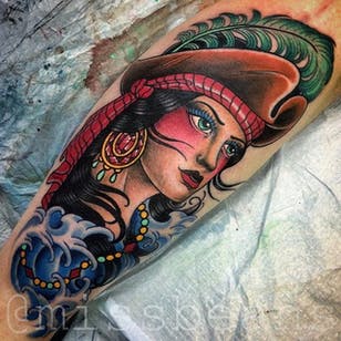 Tatuaje pirata de Jessie Beans #girl #pirate #pirategirltattoo #colorfultattoo #traditional #traditionaltattoo #ball tattoos #brigthtattoos #JessieBeans