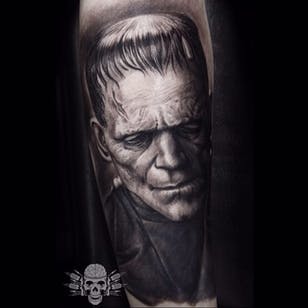Tatuaje de Frankenstein por Javier Antunez @ Teoría tatuada # JavierAntunez # Teoría tatuada #Negro y gris #Realista #Frankenstein