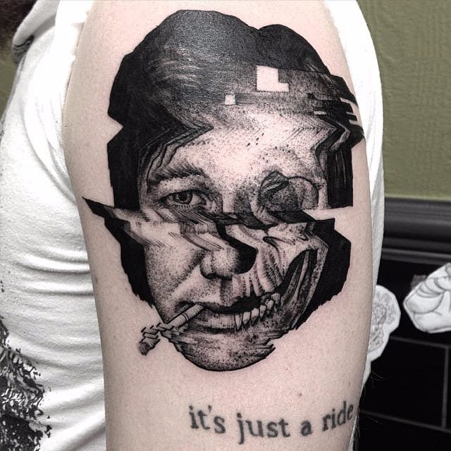 Glitch Bill Hicks tatuaje de Max Amos.  #MaxAmos #blackwork #glitch #puntillismo #dotwork #billhicks #comer