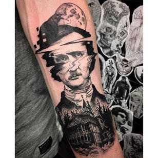 Glitch tatuaje de Edgar Allan Poe por Max Amos.  #MaxAmos #blackwork #faults #pointillism #dotwork #edgarallanpoe