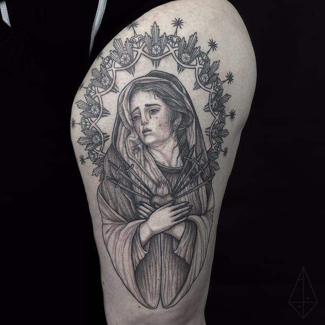 Tatuaje de la Dama de los Dolores de Abby Drielsma.  #AbbyDrielsma #blackwork #blckwrk #btattooing #ladyofsorrows #mary #religious #dotshading