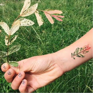 Tatuaje de hoja por Rit Kit #RitKit #leaf #leaves #plant #botanical #naturaleza