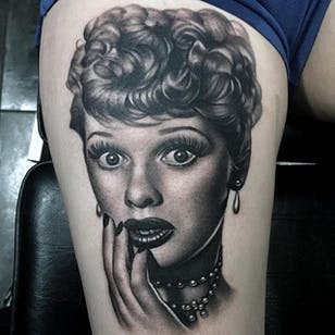 Tatuaje de Lucille Ball de Aaron Peters.  # negro gris # actriz # vintage # retrato # LucilleBall