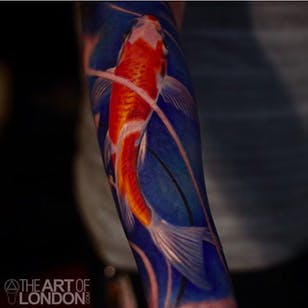 Es inusual hacerse un tatuaje KOI hecho por London Reese.  #LondonReese #koi #painterlystyle #farvetatovering #theartoflondon