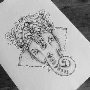 Elefante ornamental delicado dotwork #BodilSchilperoord #dotwork #delicate #elephant #ornament
