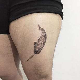 Tatuaje de narval de Hongdam.  #Hongdam # geométrica #narwhal
