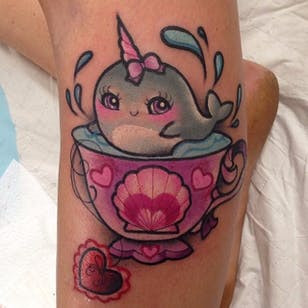 Tatuaje de narval de Ly Aleister.  #LyAleister #teacup #narwhal #glat #dulce