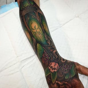 Lantern and Death Moth Tattoo por Christian Jacobsen