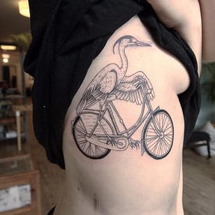 Bicicletas Heron de Alex Cfourpo.  #linework #blackwork #AlexCfourpo #heron #bird #cycle