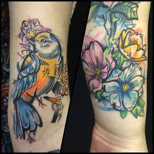 Tatuaje de pájaro tit azul abstracto rayado en negrita de Ryan Lucas.  #bold #abstract #illustrative #sketch # blåtit #fugl # blåtitfugl #RyanLucas