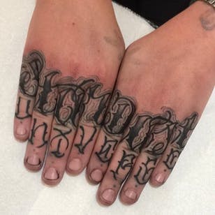 Tatuaje de letras de Niorkz.  #handstyle #knok # letras # fuente # letra # tipo