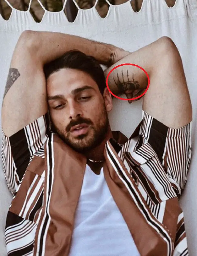 Michele Morrone-tatuaje-antebrazo