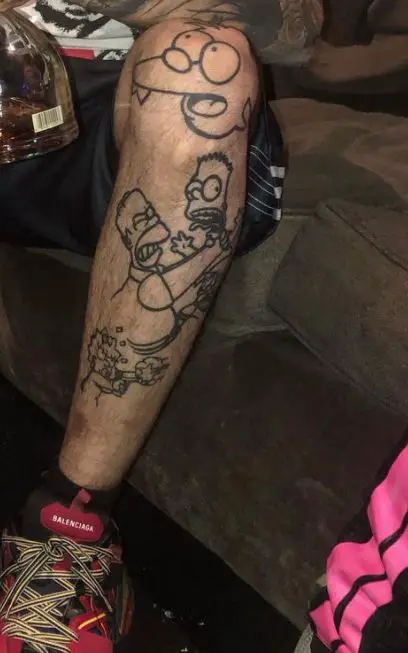 Sosmula tatuaje en la pierna izquierda