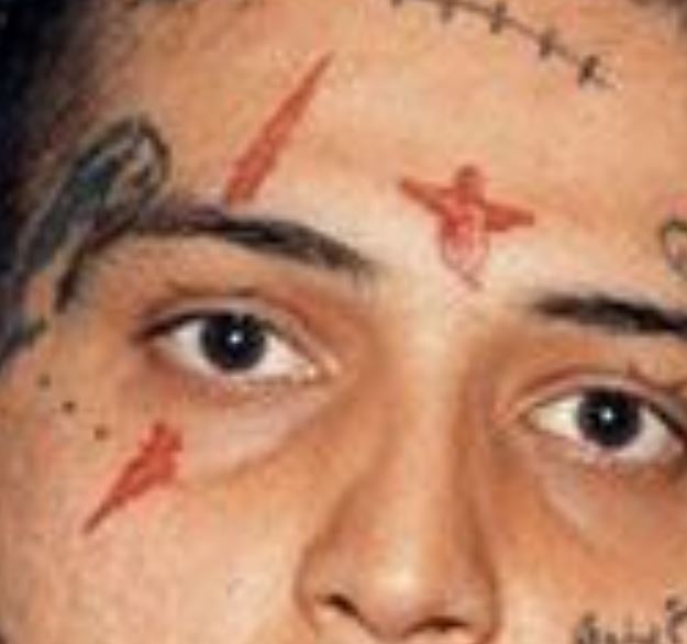 Tatuaje de la cicatriz de Sosmula