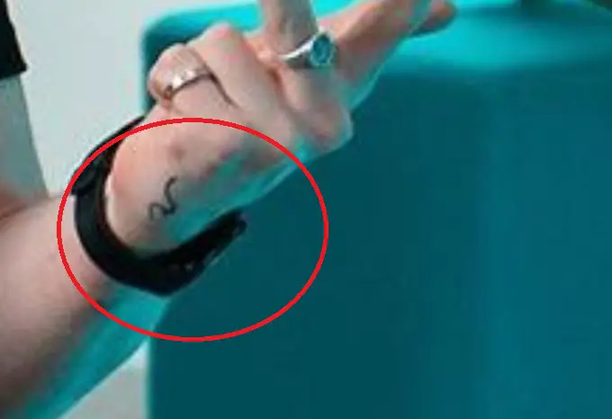 Tatuaje de la mano de Ethan