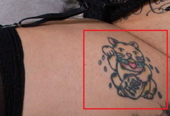 Jessie Lee-tatuaje en el muslo