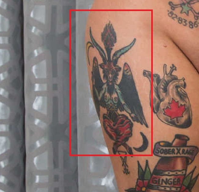 jessie lee muslo derecho tatuaje