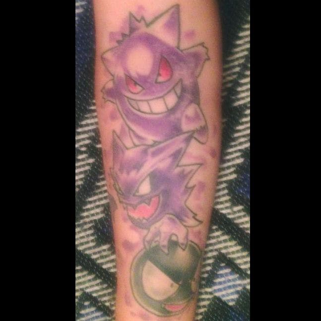 Gastly, Haunter y Gengar.  BOM.  #gastly #haunter #gengar #pokemontattoos #pokemon