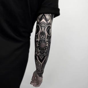 Badass Black Geometry Sleeve Tattoo por Otheser @Otheser_stc #Otheser #SakeTattooCrew #Atenas #Negro #Geometry #Geometric #Dotwork #Animal #Skull