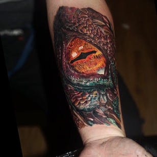 Tatuaje hiperrealista de ojo de reptil por Carlox Angarita @CarloxAngarita #CarloxAngarita #Hyperrealistic #Realistic #Ojo #Eyetattoo #Reptile