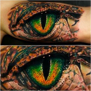 Tatuaje hiperrealista de ojo de reptil cerca de Carlox Angarita @CarloxAngarita #CarloxAngarita #Hyperrealistic #Realistic #Ojo #Eyetattoo #Reptil