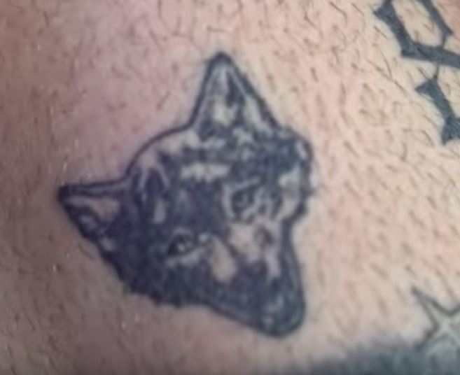 Ethan lobo tatuaje