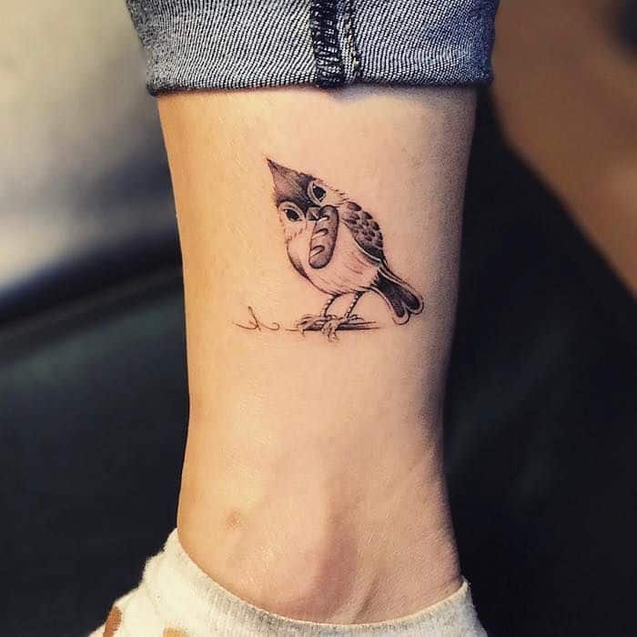 tatuaje de la pierna del gorrión