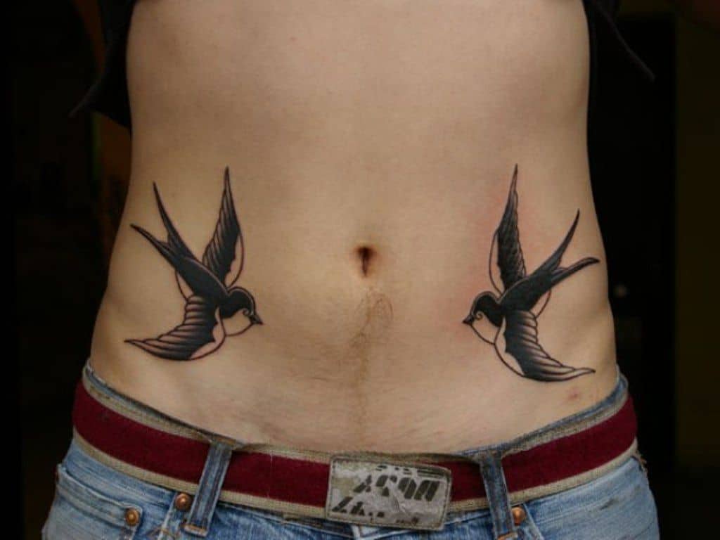 tatuaje de vientre de gorrión