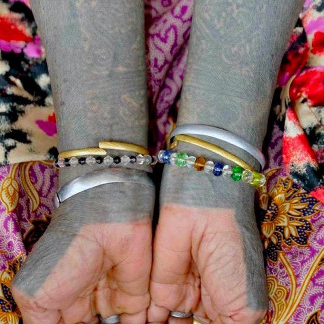 Tatuajes de antebrazo de Kayan.  Foto Lars Krutak vía Facebook #ancienttattooing #tribal #tribe #LarsKrutak