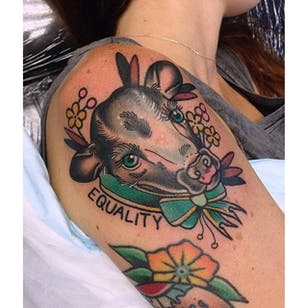 Tatuaje vegano de Avalon Westcott #vegan #vegantattoos #veganink #traditional #animals #AvalonWestcott