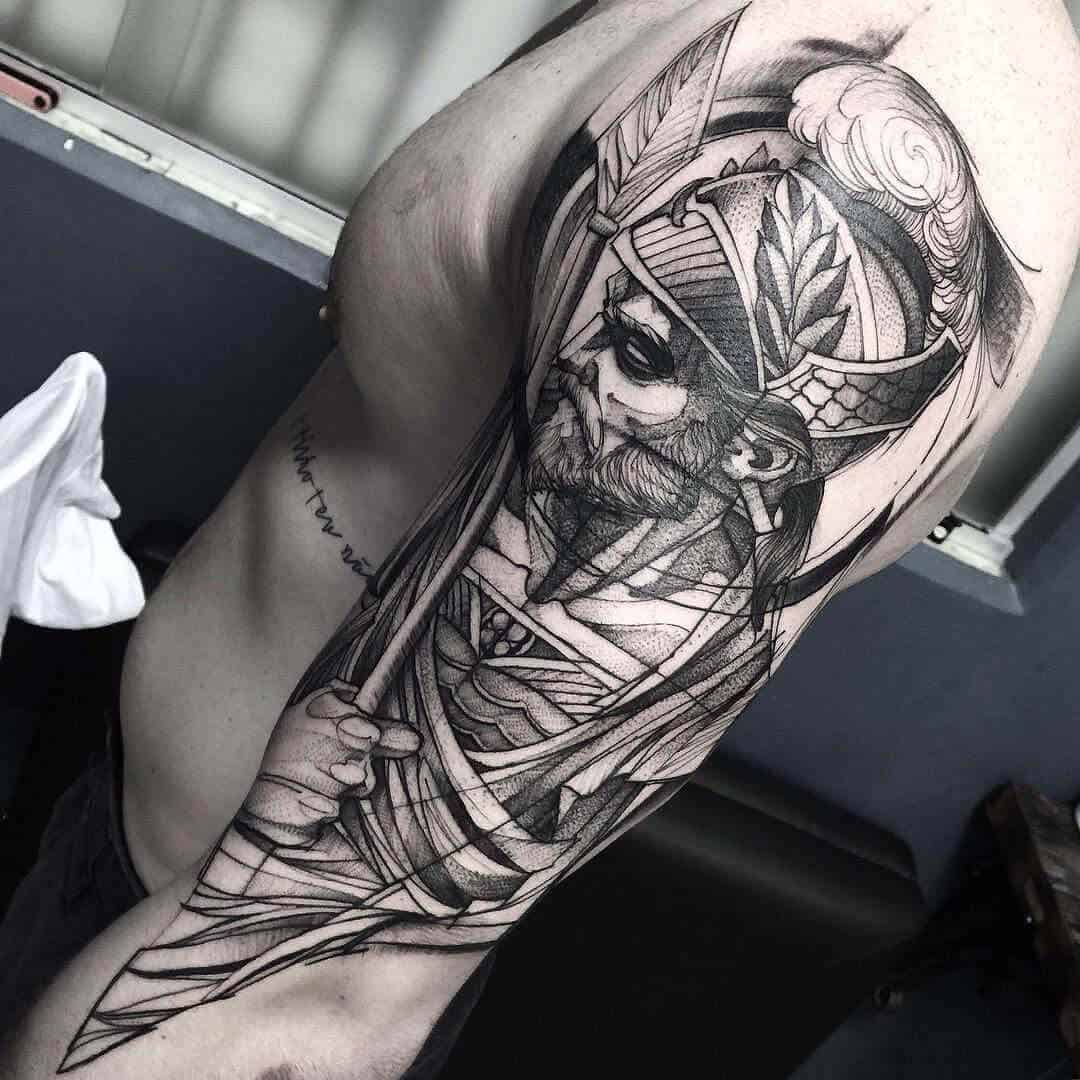 dios de la guerra brazo tatuaje