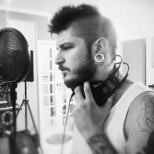 #JohnNeedle #JonathanBrito #tatuador #modelo #vocalista #homemtatuado #brasil #brazil #portugues