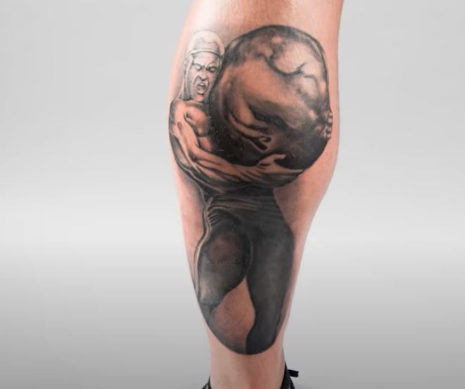 Tatuaje de Hafpor en la pierna izquierda