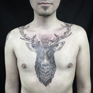 Dotwork Tattoo por Jason Corbett #dotwork #tag #deer #antlers #blackwork #geometric #contemporary #JasonCorbett